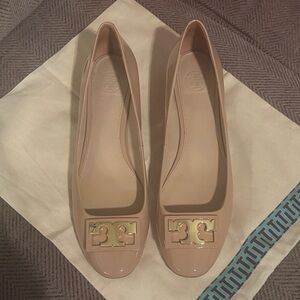 Tory Burch Nude Patent Leather Logo Ballet Flats